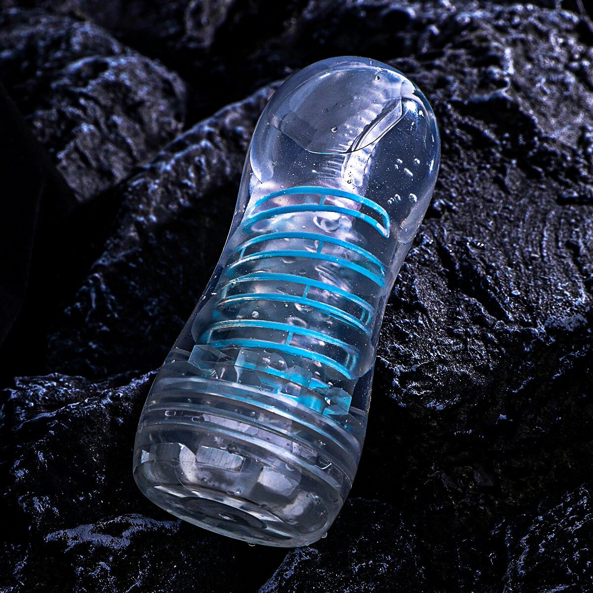Vacuum-controlled artificial vagina for men (Pussy in a can)
