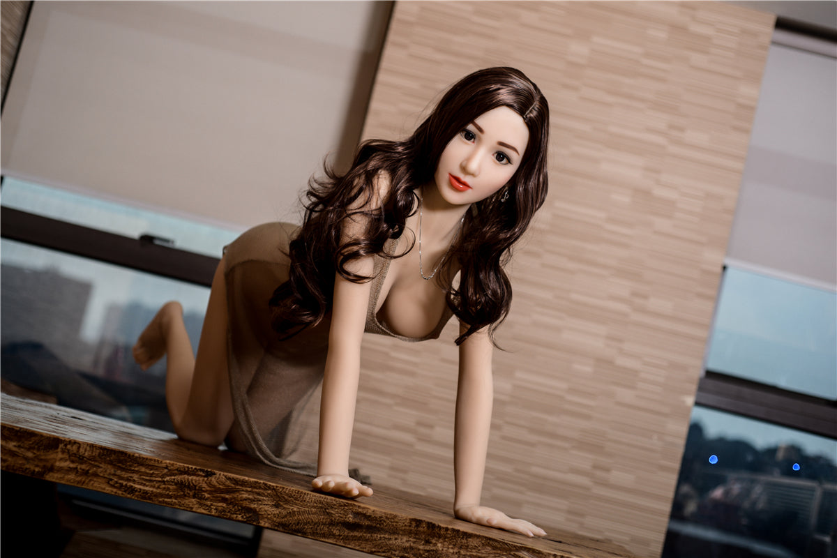 Iris: Chinese Sex Doll
